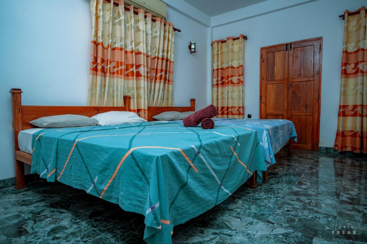 Hotel Athina & Restaurant Chilaw Kültér fotó