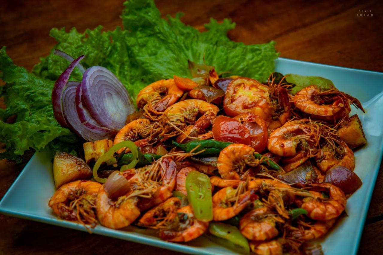 Hotel Athina & Restaurant Chilaw Kültér fotó