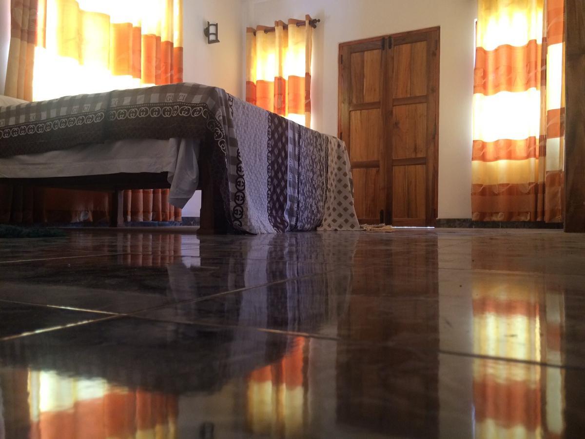 Hotel Athina & Restaurant Chilaw Kültér fotó