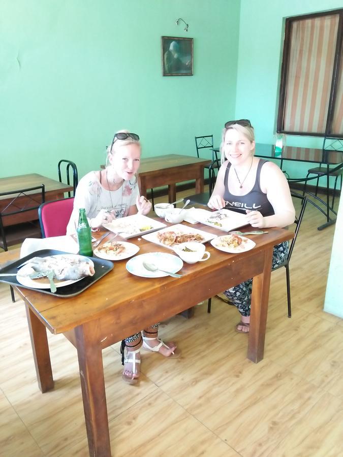 Hotel Athina & Restaurant Chilaw Kültér fotó